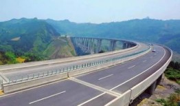 淮北铁佛高速路两边是什么