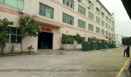 淮北八中旁边的服装厂叫什么