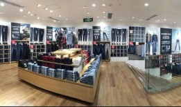 淮北万达外面的服装店叫什么